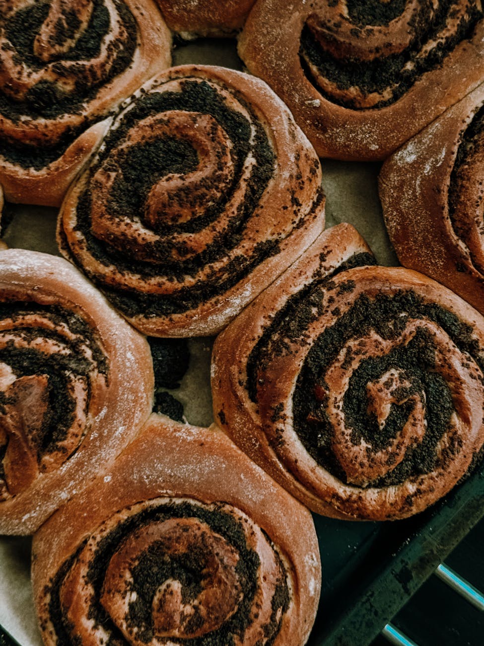 Veganiški kūčiukai su aguonpieniu ant Kūčių stalo